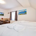 Salzburgblick Bed and Breakfast