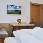 Bed and Breakfast Salzburgblick 3*