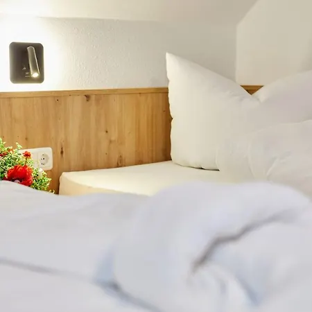 Salzburgblick Bed & Breakfast *