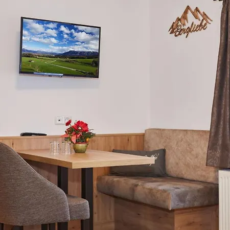 Salzburgblick Bed & Breakfast *