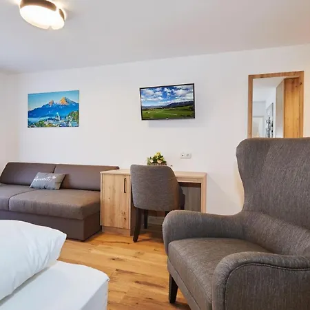 Salzburgblick Bed & Breakfast Ainring